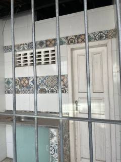 Casa 2/4 com Suíte, Amplo Quintal e Dependência Completa Próxima à Av. Maria Quitéria.