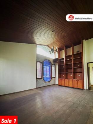 Casa para locação no Ponto Central