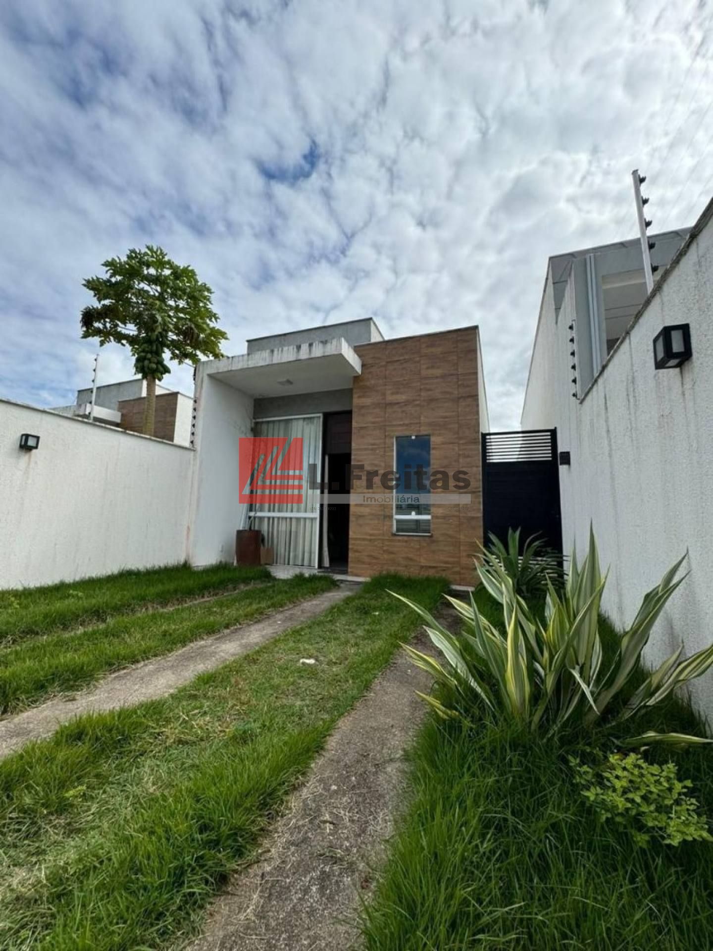 Casa de 3/4 com suíte e closet no Bairro SIM