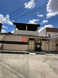 Casa Para Vender com 03 quartos 01 suítes no Bairro Feira V, próximo a Fraga Maia