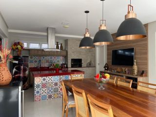 Casa em Condomínio no bairro Sim