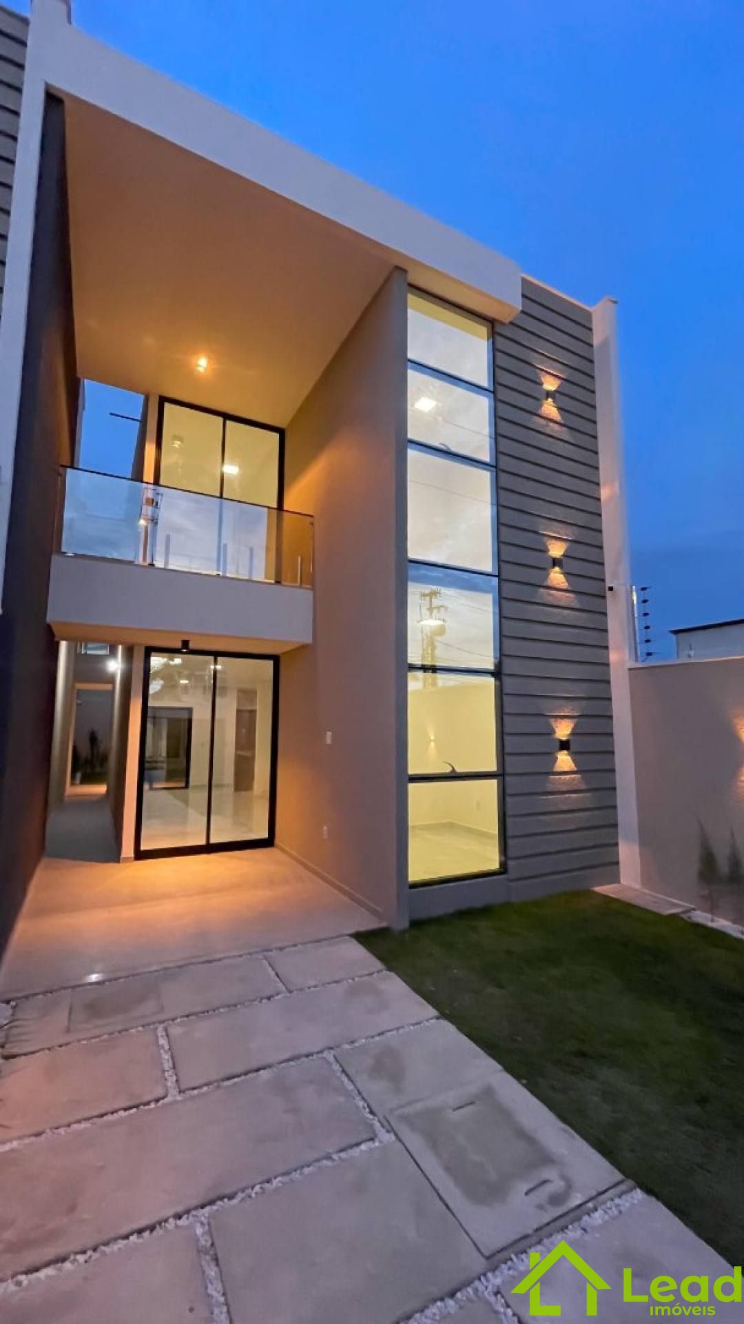 Casa Duplex no Eusébio com 04 Quartos á Venda no Residencial Renaissance - Ceará