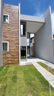 Casa Duplex com 04 Suítes á Venda em Fortaleza no Brisa do Leste II  - Ceará