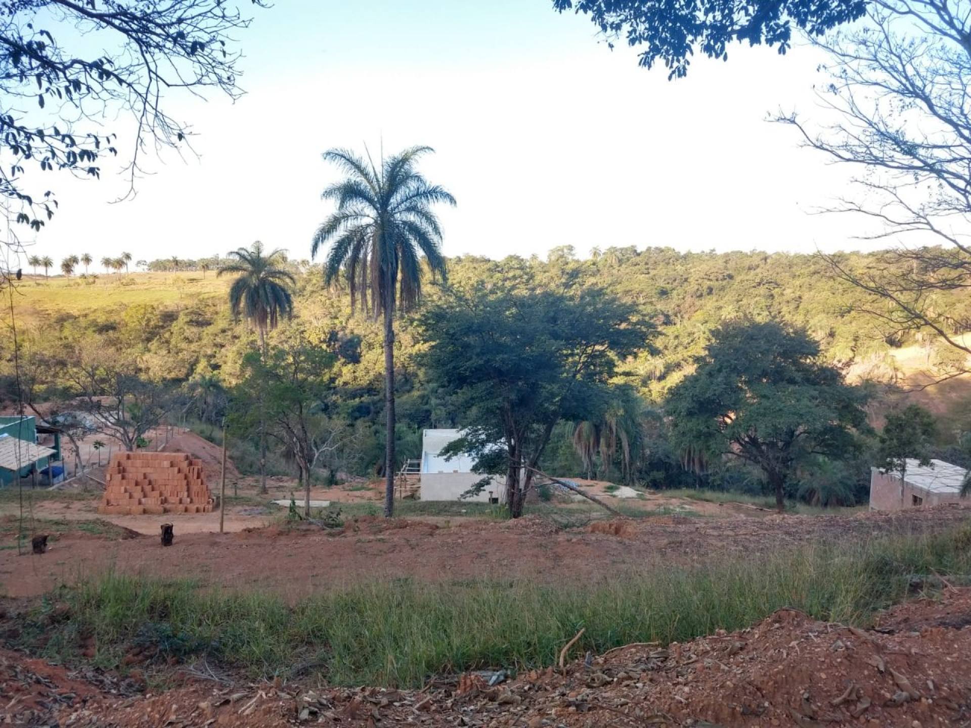 Lote / Terreno de Bairro Para Vender no bairro Centro em Mateus Leme