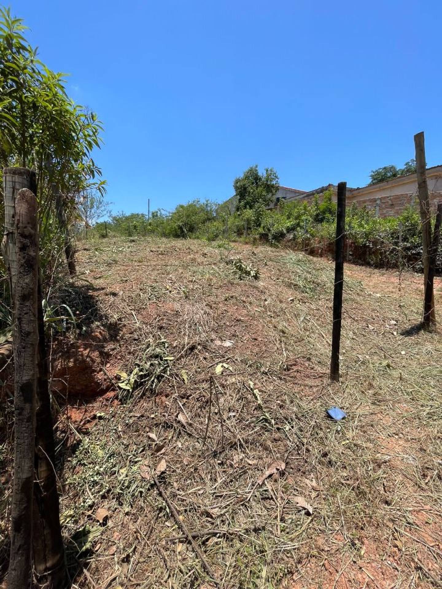 Lote / Terreno de Bairro Para Vender no bairro Jardim Serra Azul em Mateus Leme
