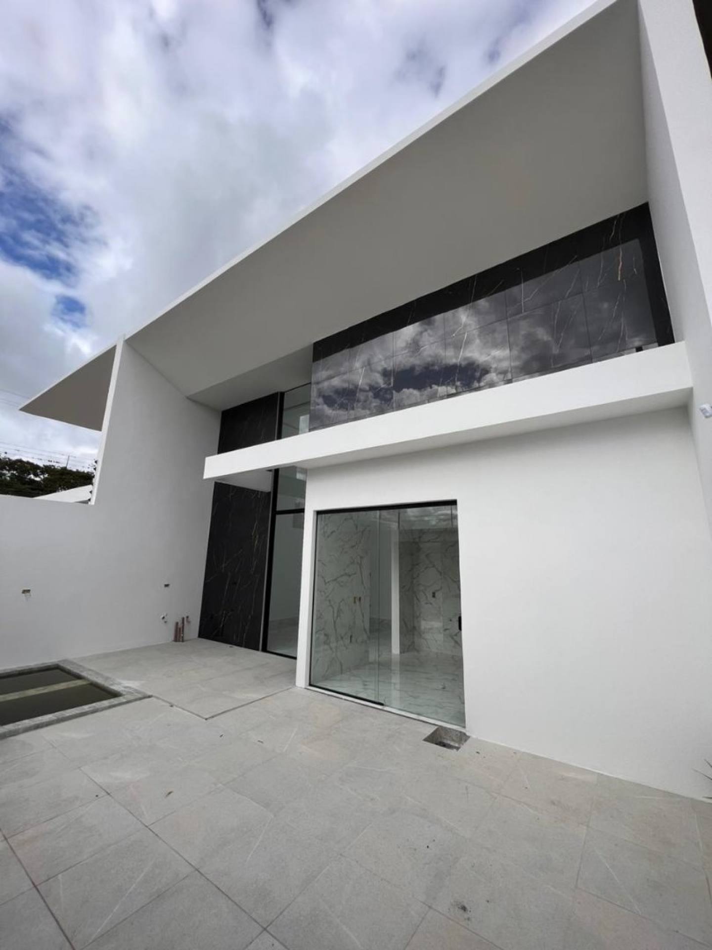 Excelente casa á venda na Av Asa Branca - Luiz Gonzaga - Caruaru-PE