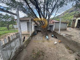 Casa no Campo á Venda próximo a Vila Peladas