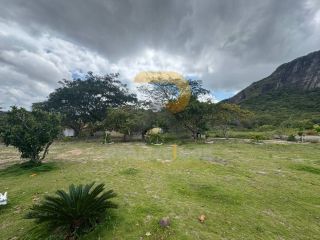 Casa no Campo á Venda próximo a Vila Peladas