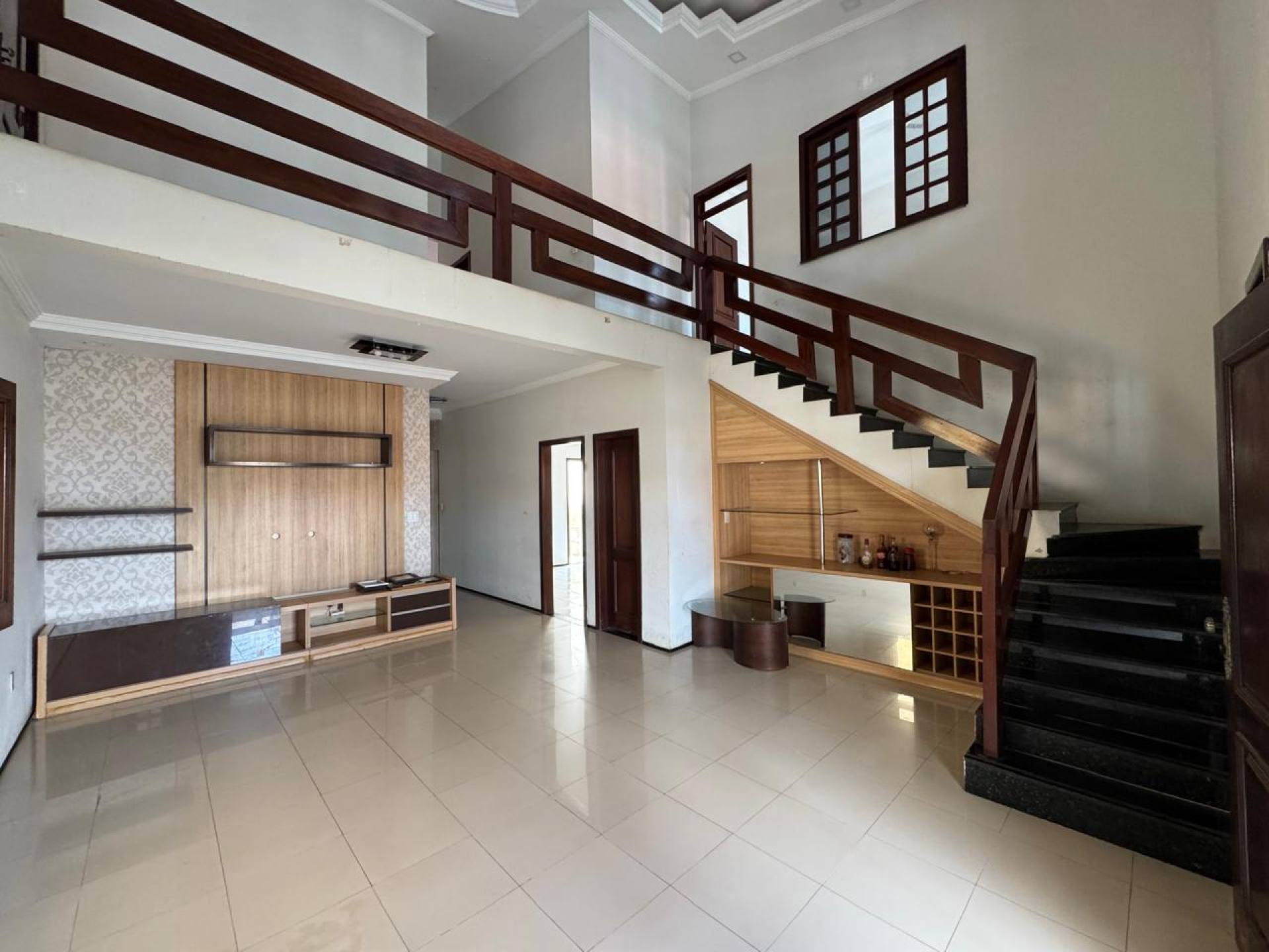 VENDA - CASA DUPLEX no COHAJAP, 5 quartos, 4 suítes