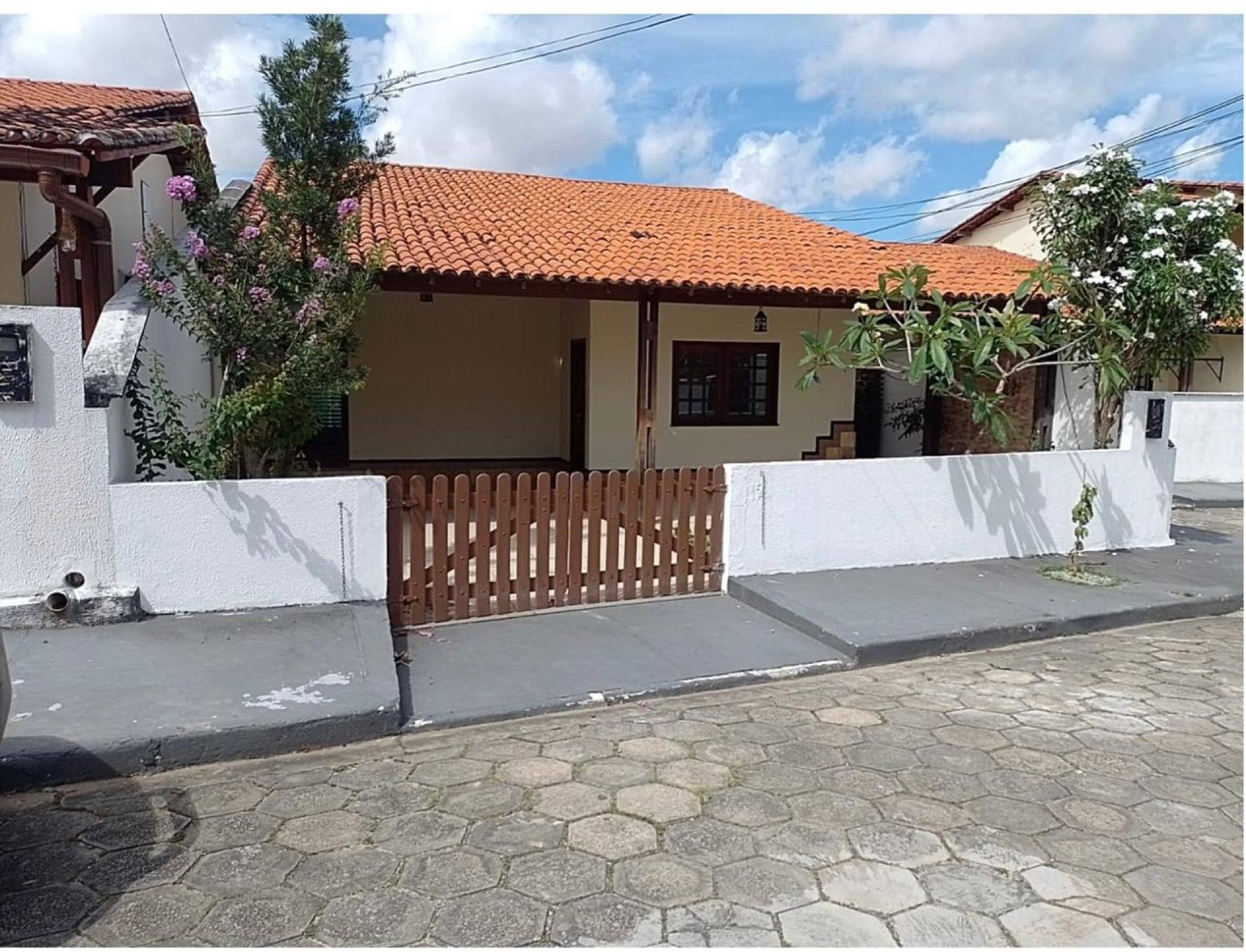 (MR) VENDA CASA - COND.BARCELONA NO CALHAU