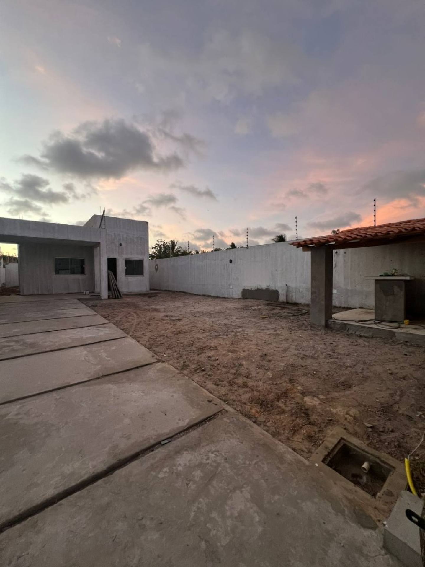 (MR) VENDA CASA SOLTA - NO ARAÇAGY