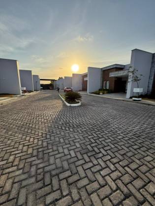 (MR) VENDA CASA - CON. IPÊ RESIDENCE