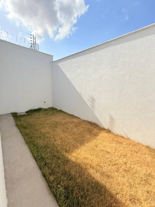 (MR) VENDA CASA SOLTA - ARAÇAGY