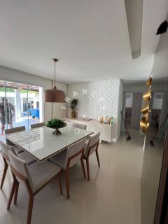 Casa de Luxo no Novo Francês, a Apenas 200 Metros da Praia!