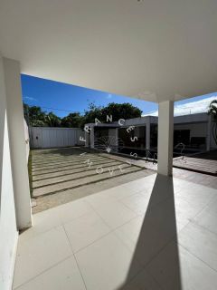 Casa de Luxo no Novo Francês, a Apenas 200 Metros da Praia!