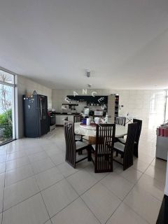 Casa no Condomínio Mares do Sul