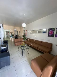 Prédio comercial à venda no bairro Farol 10 salas e 1 auditório