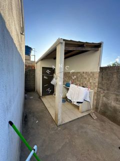 Casa 2/4 à Venda com terreno de 2mil metros quadrados