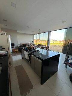 Casa 2/4 à Venda com terreno de 2mil metros quadrados