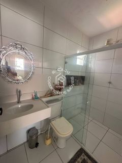 Casa de Condomínio Para Vender com 2 quartos 1 suítes