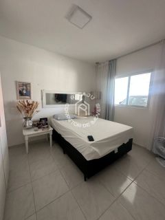 Casa de Condomínio Para Vender com 2 quartos 1 suítes