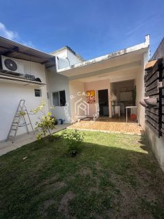 Casa de Condomínio Para Vender com 2 quartos 1 suítes