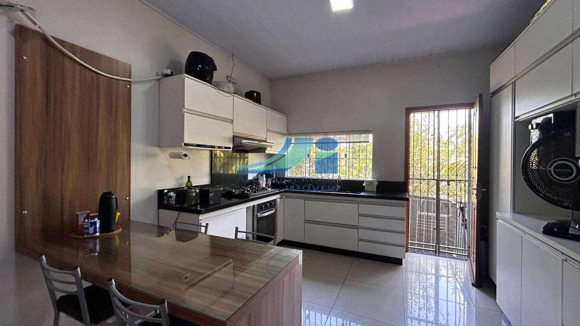 Residência à venda - Bairro: Isaura Parente