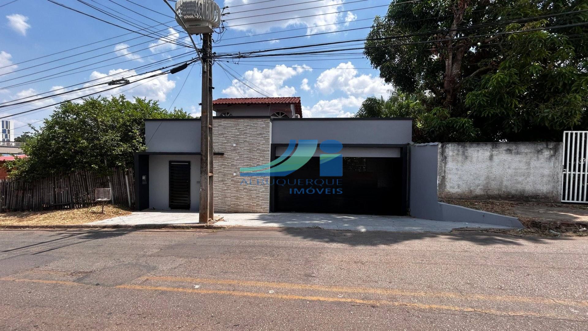 Residência à venda - Bairro: Isaura Parente