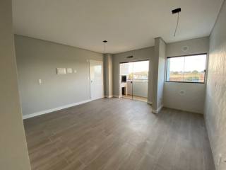 Apartamento impecável a 700m do mar