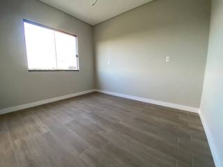 Apartamento impecável a 700m do mar