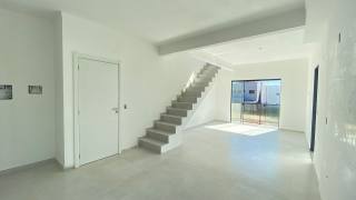 Cobertura duplex a 350 metros do mar