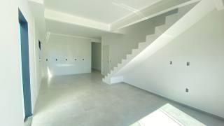 Cobertura duplex a 350 metros do mar