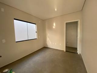 Casa na praia com um amplo terreno