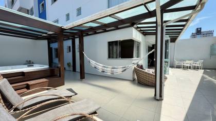 Apartamento Alto Padrão na praia com Jacuzzi 6 Lugares.