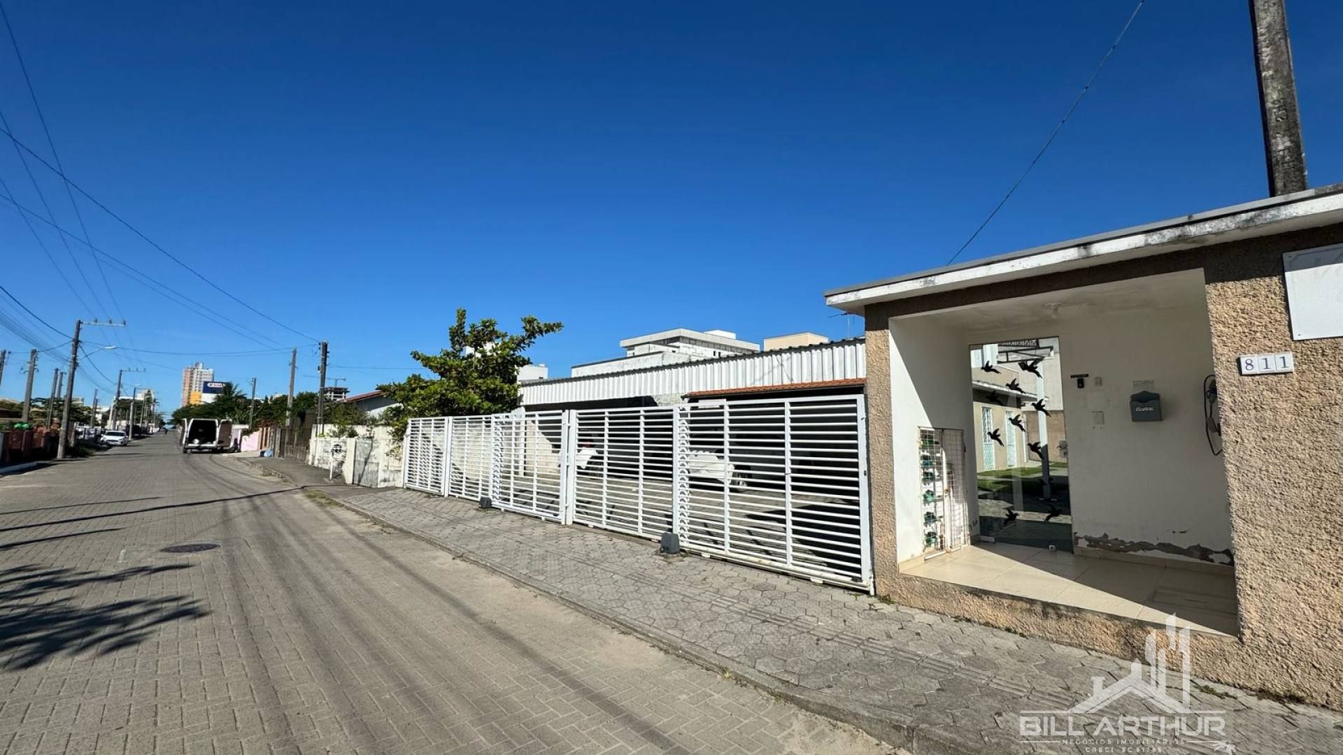 Casa na praia a 800 metros do mar em condomínio fechado