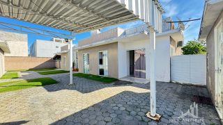 Casa na praia a 800 metros do mar em condomínio fechado