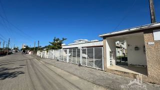 Casa na praia a 800 metros do mar em condomínio fechado