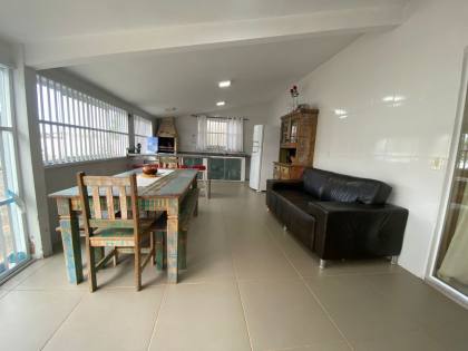 Casa na praia mobiliada em condomínio fechado