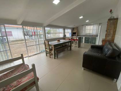 Casa na praia mobiliada em condomínio fechado