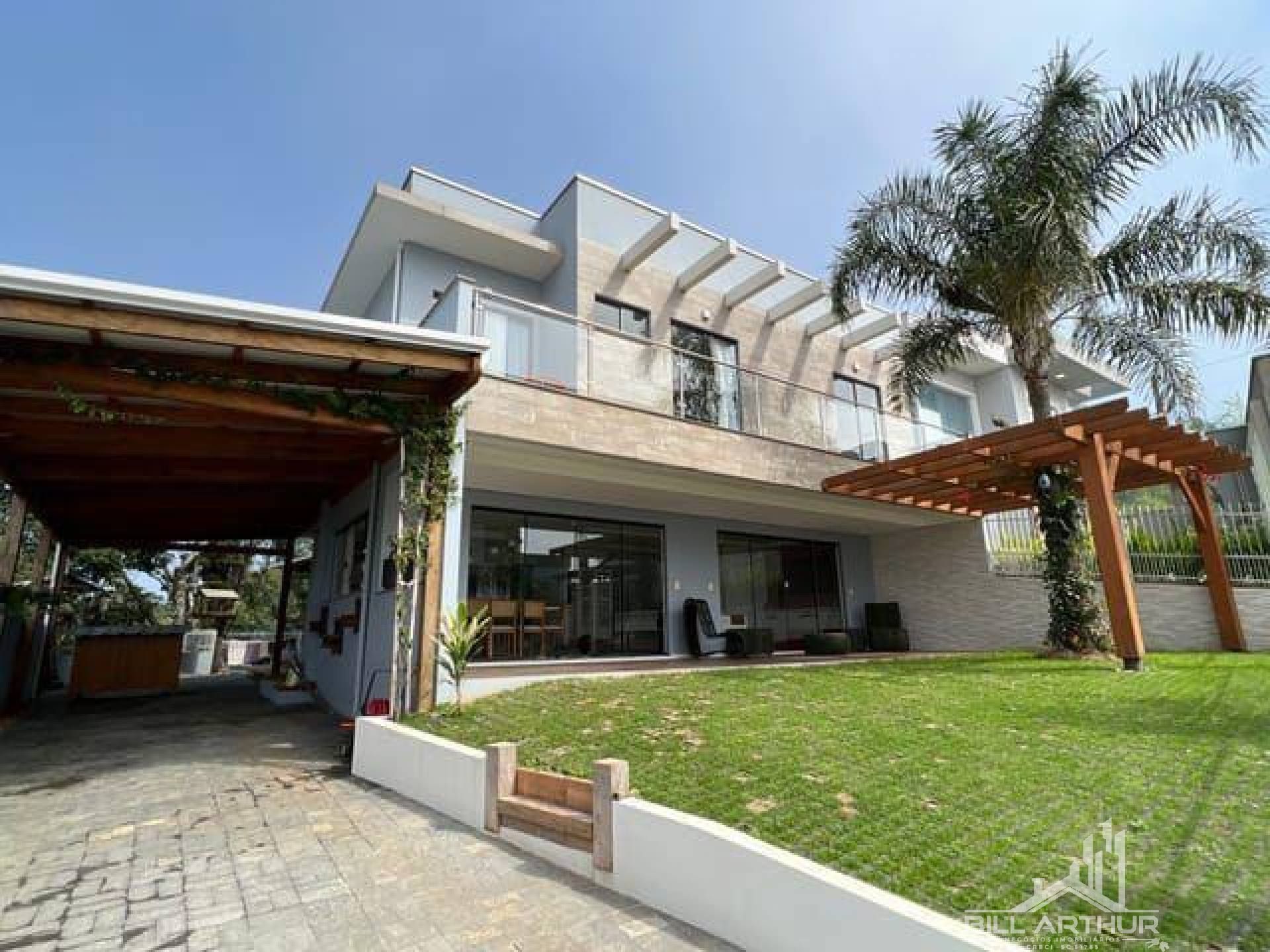 Casa Alto Padrão em Penha com Vista Mar