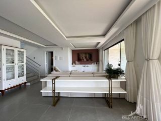 Casa Alto Padrão em Penha com Vista Mar