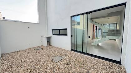 Sobrado na praia de alto padrão