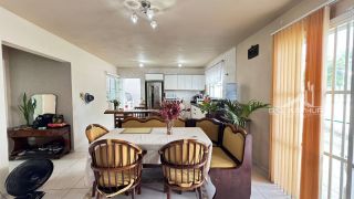 Sua casa na praia com piscina a 100 metros do mar