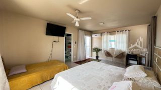 Sua casa na praia com piscina a 100 metros do mar