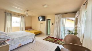 Sua casa na praia com piscina a 100 metros do mar