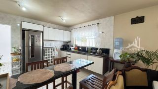 Sua casa na praia com piscina a 100 metros do mar