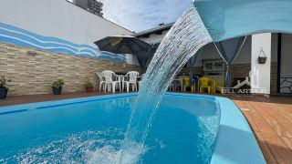 Sua casa na praia com piscina a 100 metros do mar