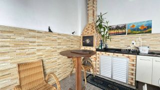 Sua casa na praia com piscina a 100 metros do mar