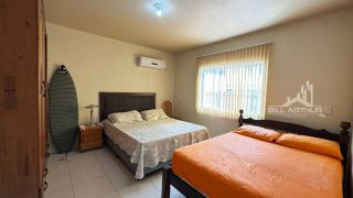 Sua casa na praia com piscina a 100 metros do mar