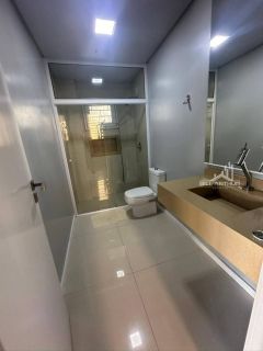 Casa na praia com piscina a pouco passos do mar